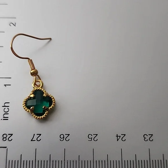 Clover Simulated Emerald Gold Plate sterling Silver Post Allergy Friendly - Picture 3 of 5